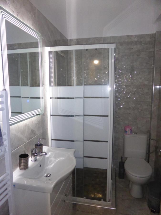 Dream Home Larissa Luaran gambar